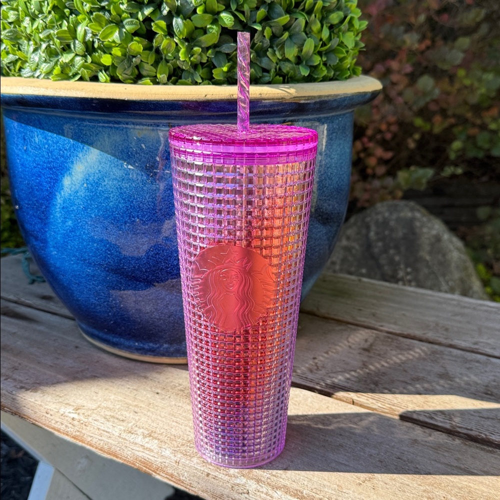 NWT Starbucks iridescent pink-purple ombre grid 24oz venti tumbler / cup